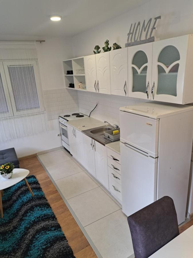 Apartman Sara 2 Βελιγράδι Εξωτερικό φωτογραφία